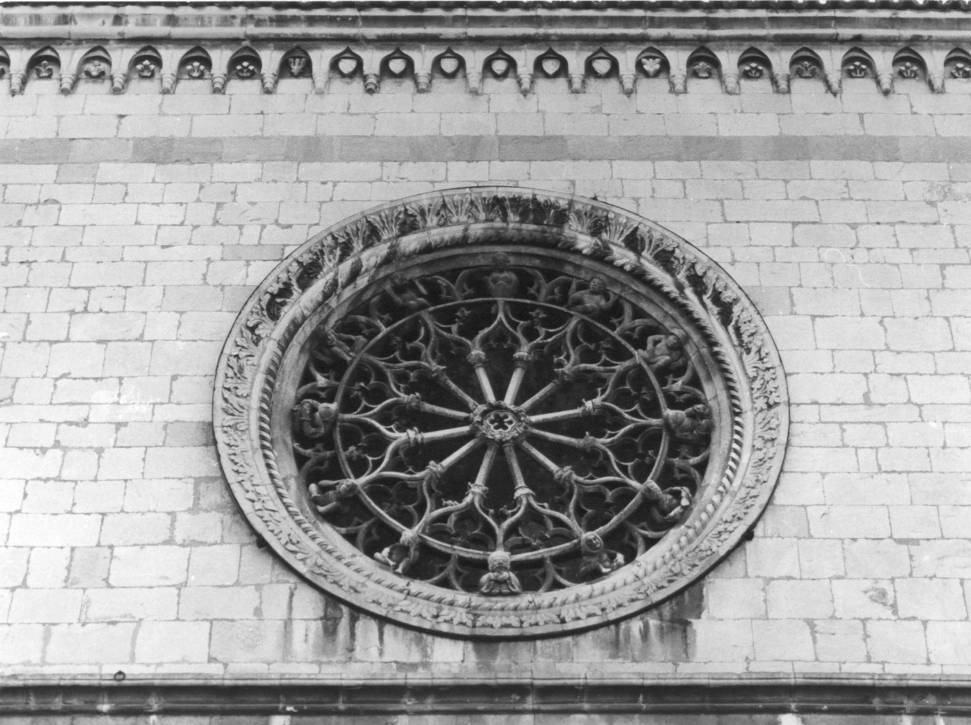 rosone, opera isolata - bottega abruzzese (sec. XIV)