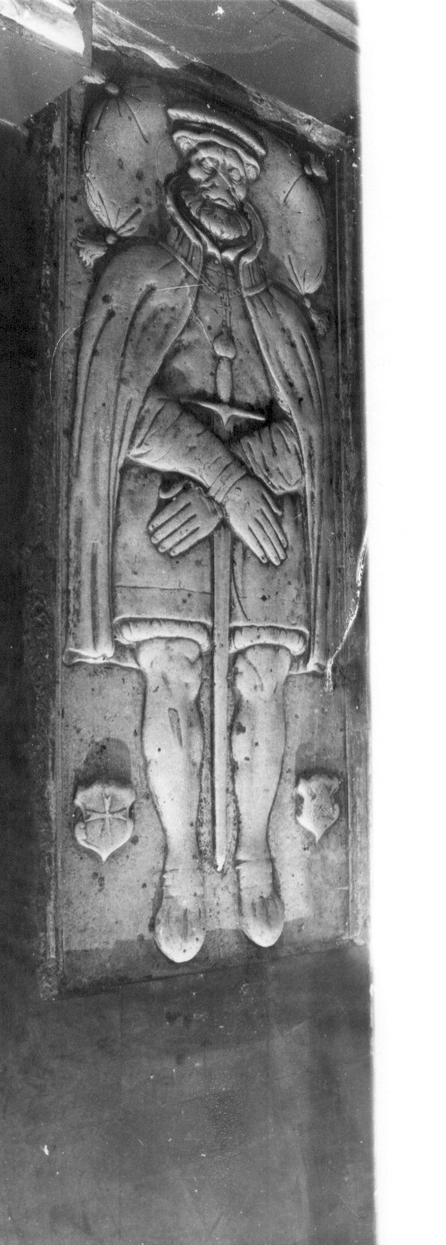 lastra tombale di Alessandro Alfieri (lastra tombale, opera isolata) - bottega abruzzese (sec. XVI)