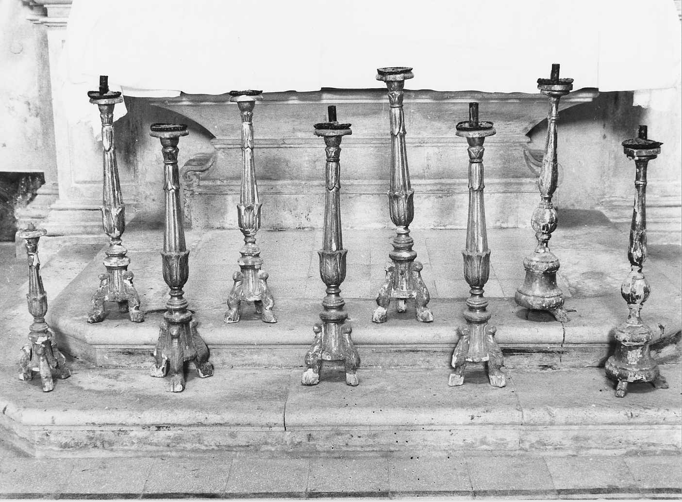 candelabro, serie - bottega Italia centrale (sec. XIX)