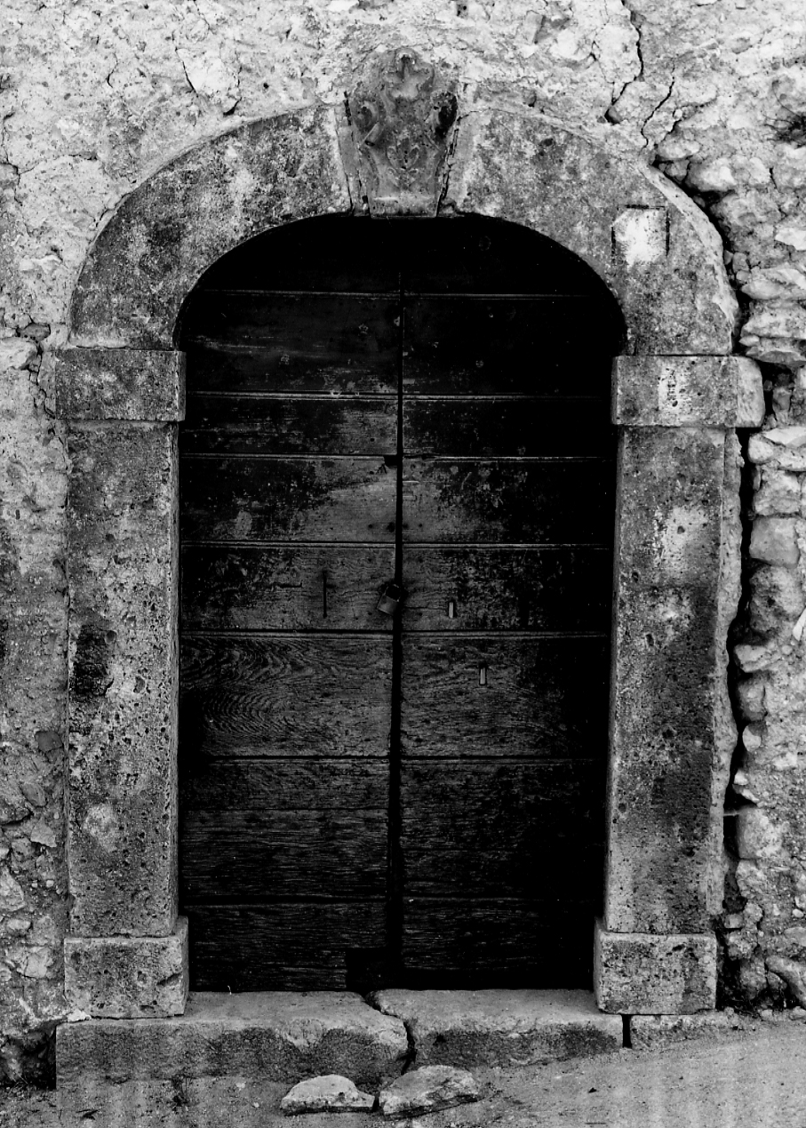 portale, opera isolata - bottega Italia centrale (fine sec. XIX)