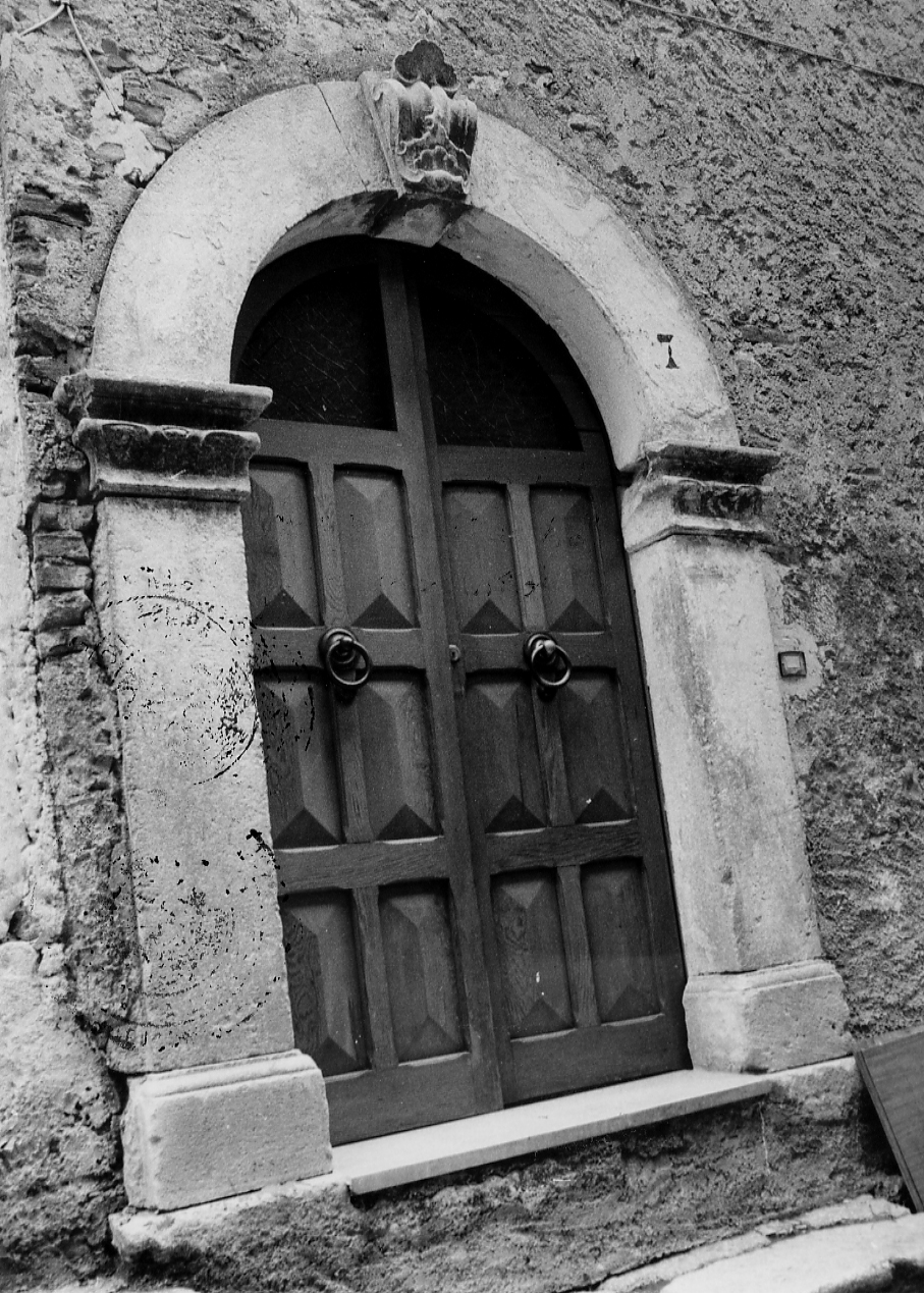 portale, opera isolata - bottega Italia centrale (sec. I)