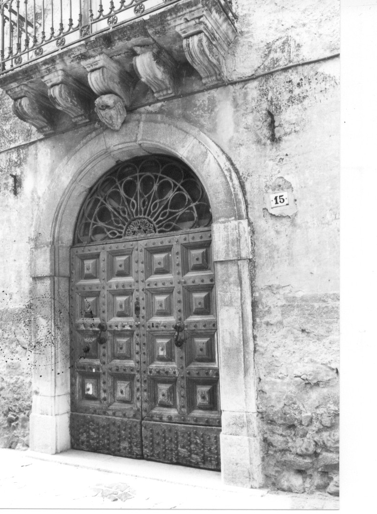 portale, opera isolata - bottega Italia centrale (sec. XVII)