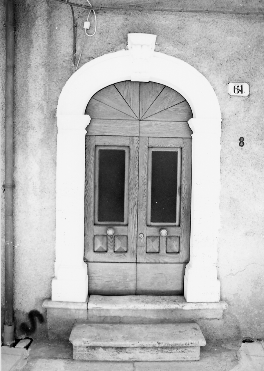 portale, opera isolata - bottega Italia centrale (fine sec. XVIII)