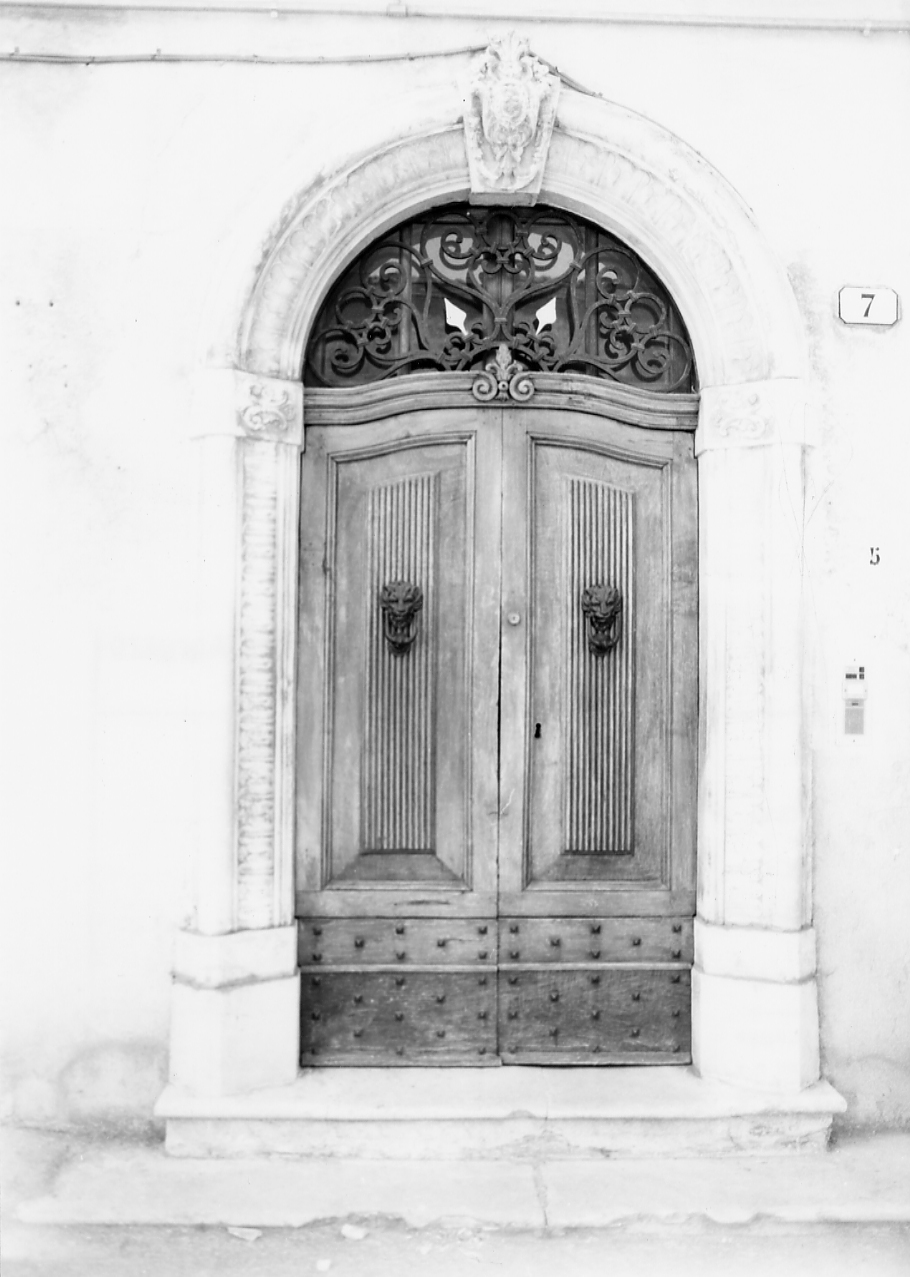 portale, opera isolata - bottega Italia centrale (fine sec. XIX)