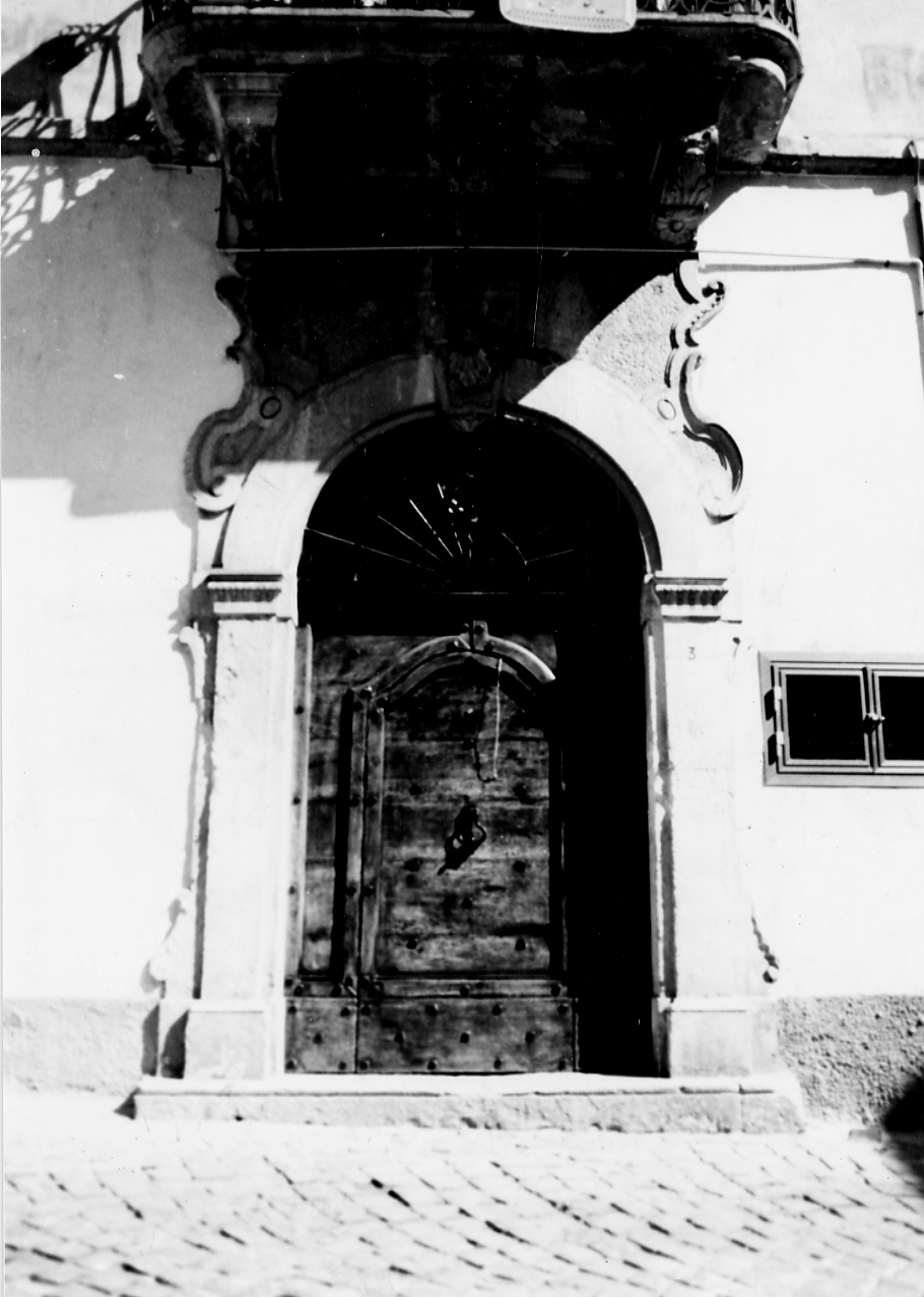 portale, opera isolata - bottega Italia centrale (fine sec. XVIII)