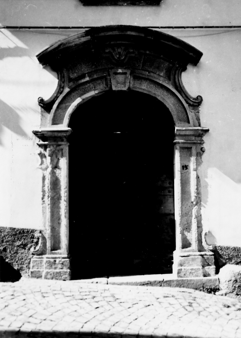 portale, opera isolata - bottega Italia centrale (fine sec. XVII)