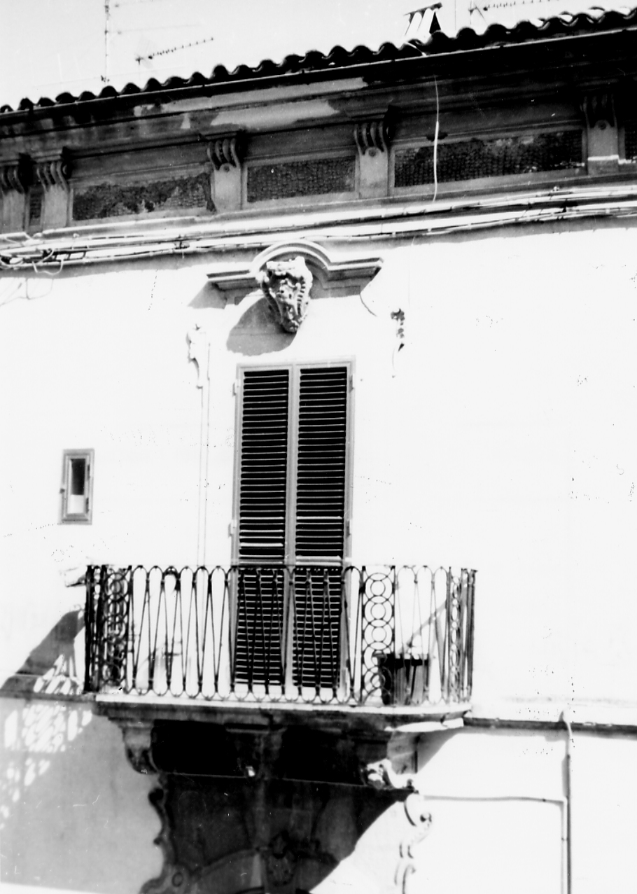 porta finestra, opera isolata - bottega Italia centrale (fine sec. XVIII)