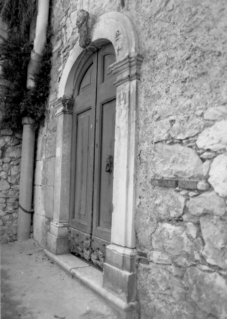 portale, opera isolata - bottega Italia centrale (sec. XIX)