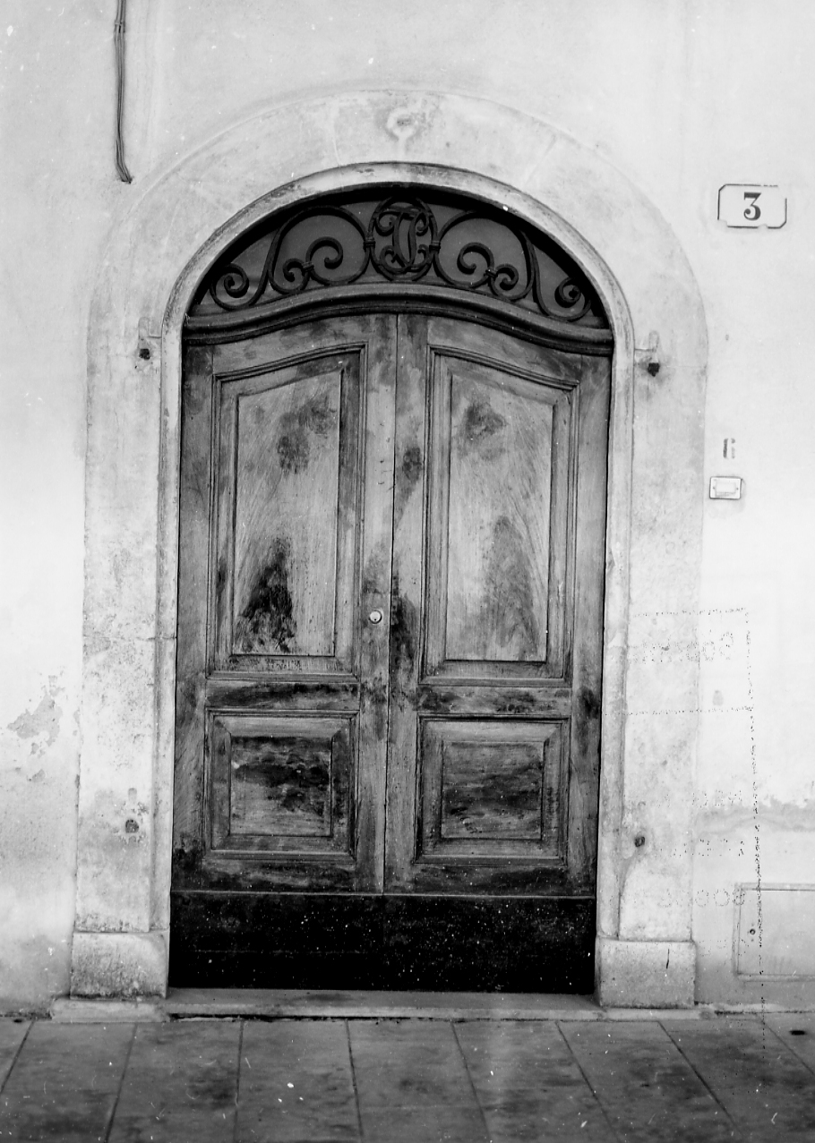 portale, opera isolata - bottega Italia centrale (sec. XIX)