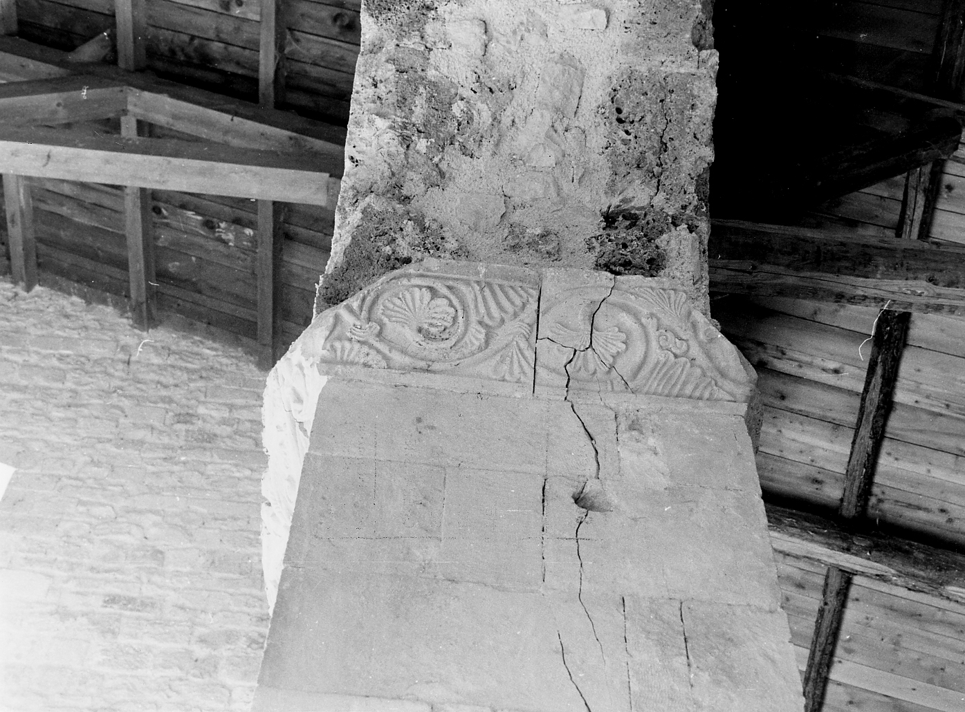 capitello, frammento - bottega Italia centrale (sec. VIII)