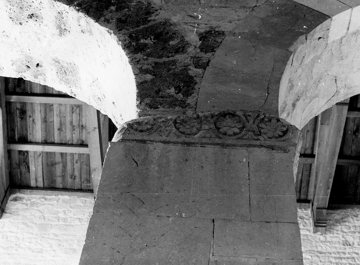 capitello, frammento - bottega Italia centrale (sec. VIII)