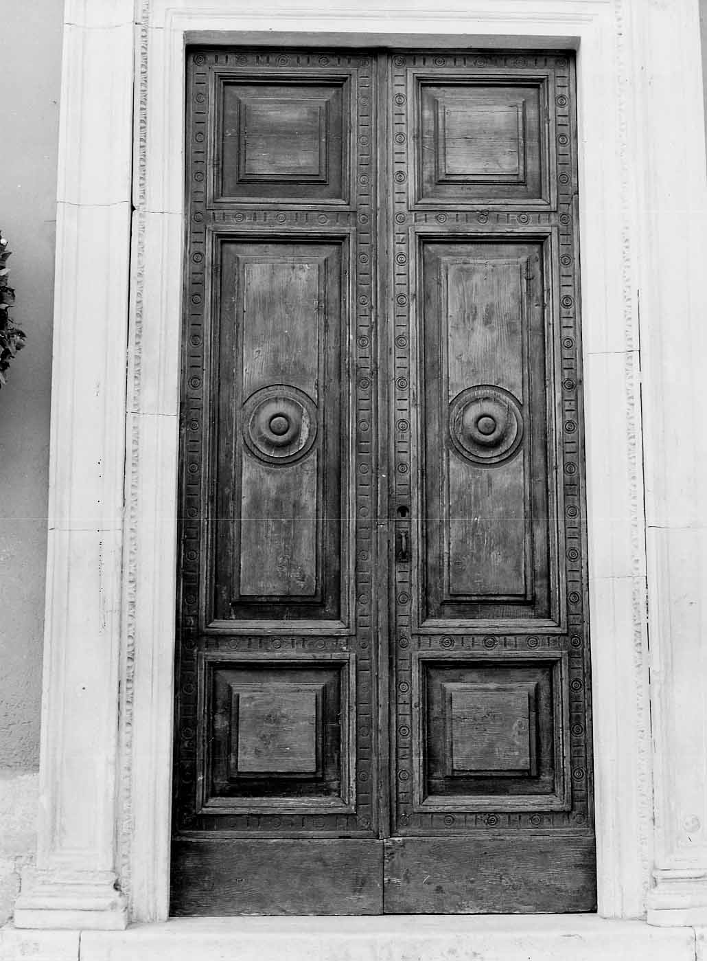 porta - a due battenti - bottega Italia centrale (prima metà sec. XX)