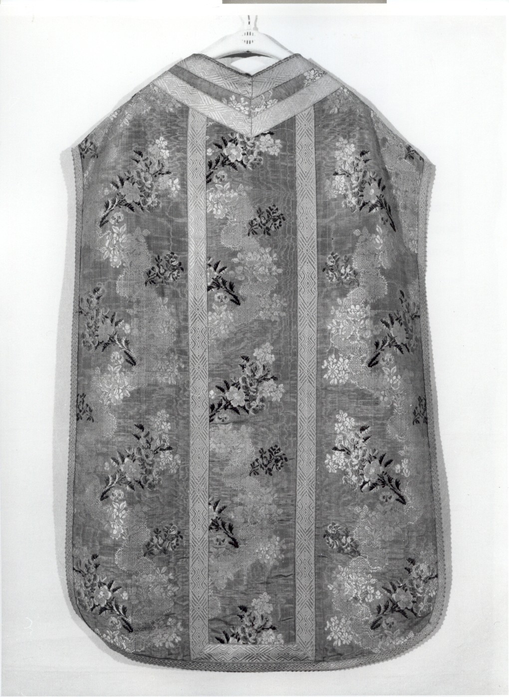 paramento liturgico - manifattura francese, manifattura italiana (metà sec. XVIII)