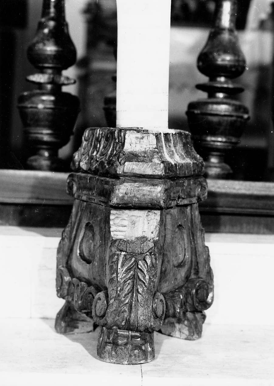 base per il cero pasquale - ambito abruzzese (seconda metà sec. XVII)