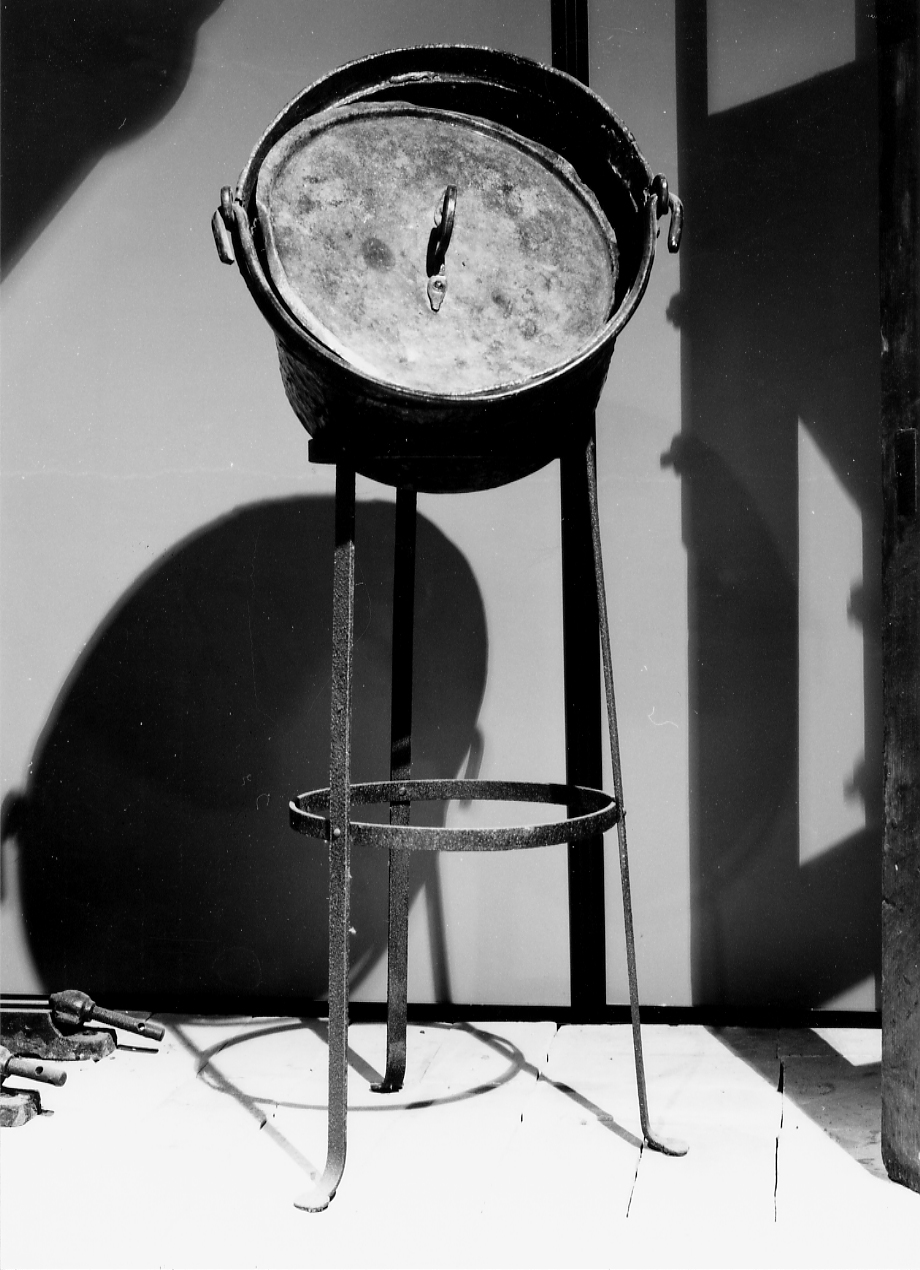 utensile, elemento d'insieme - ambito sulmonese (prima metà sec. XX)