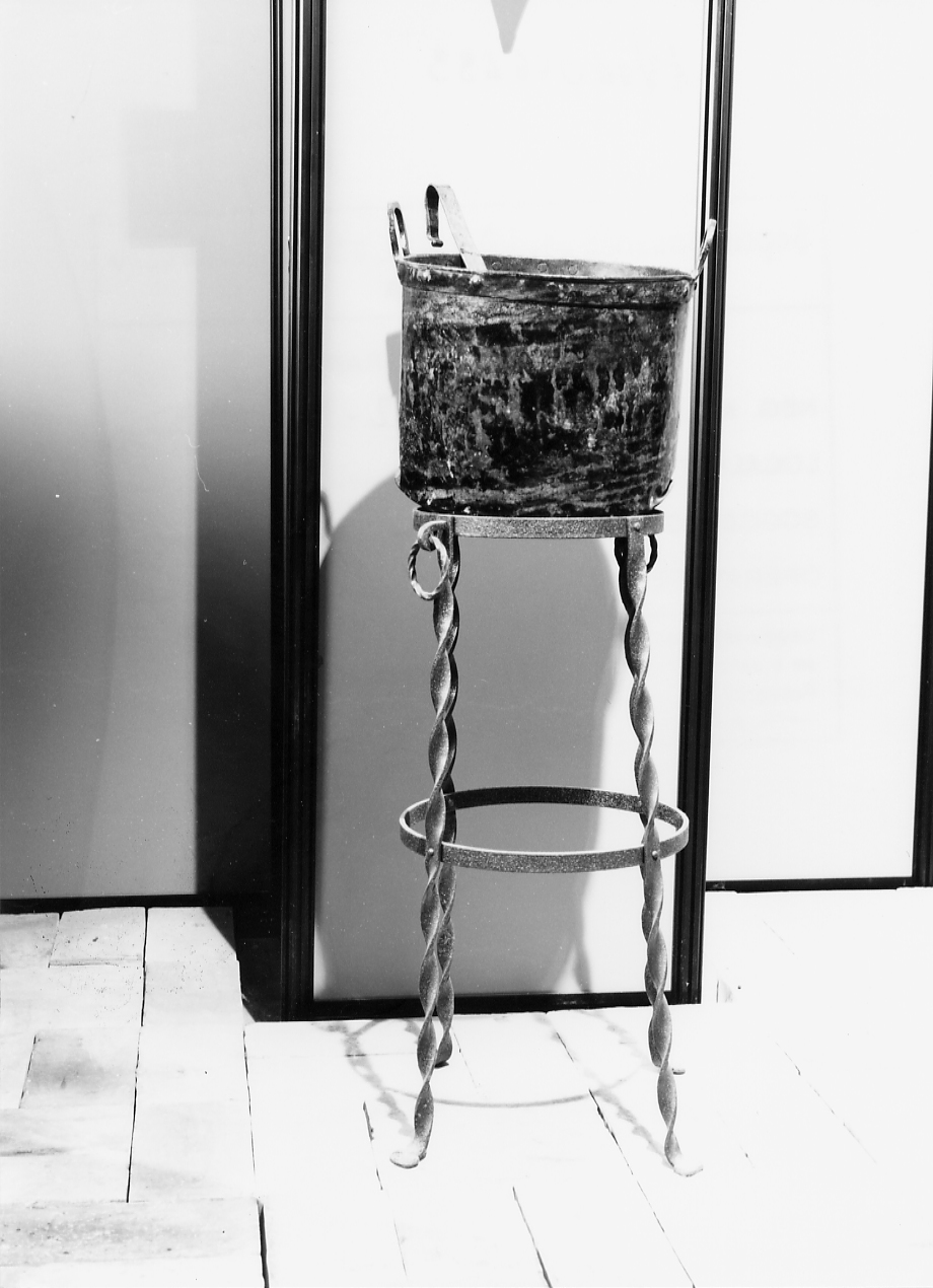 utensile, elemento d'insieme - ambito sulmonese (prima metà sec. XX)