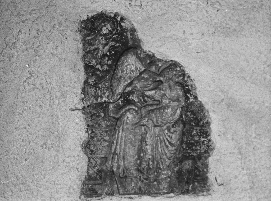 Madonna con Bambino (rilievo, frammento) - ambito Italia centrale (sec. XIII)