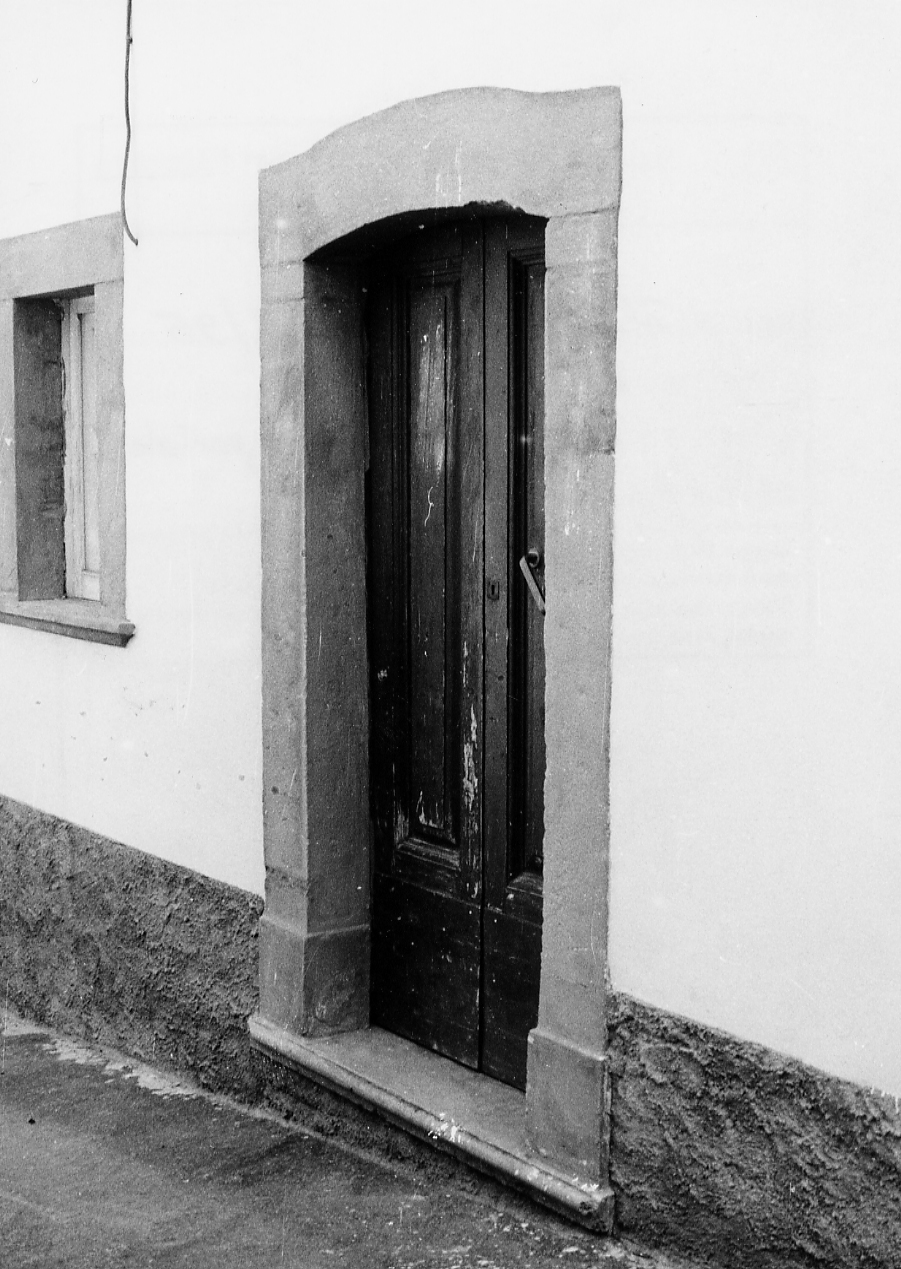 portale, elemento d'insieme - ambito abruzzese (sec. XX)