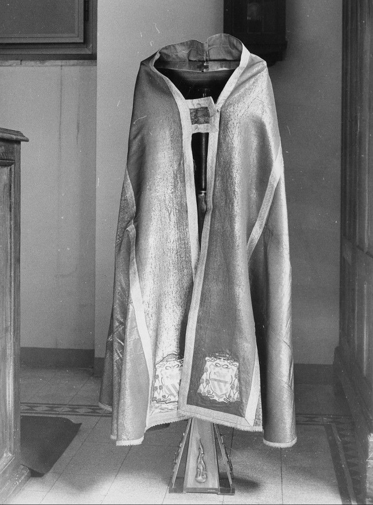 piviale - manifattura Italia centrale (sec. XIX)