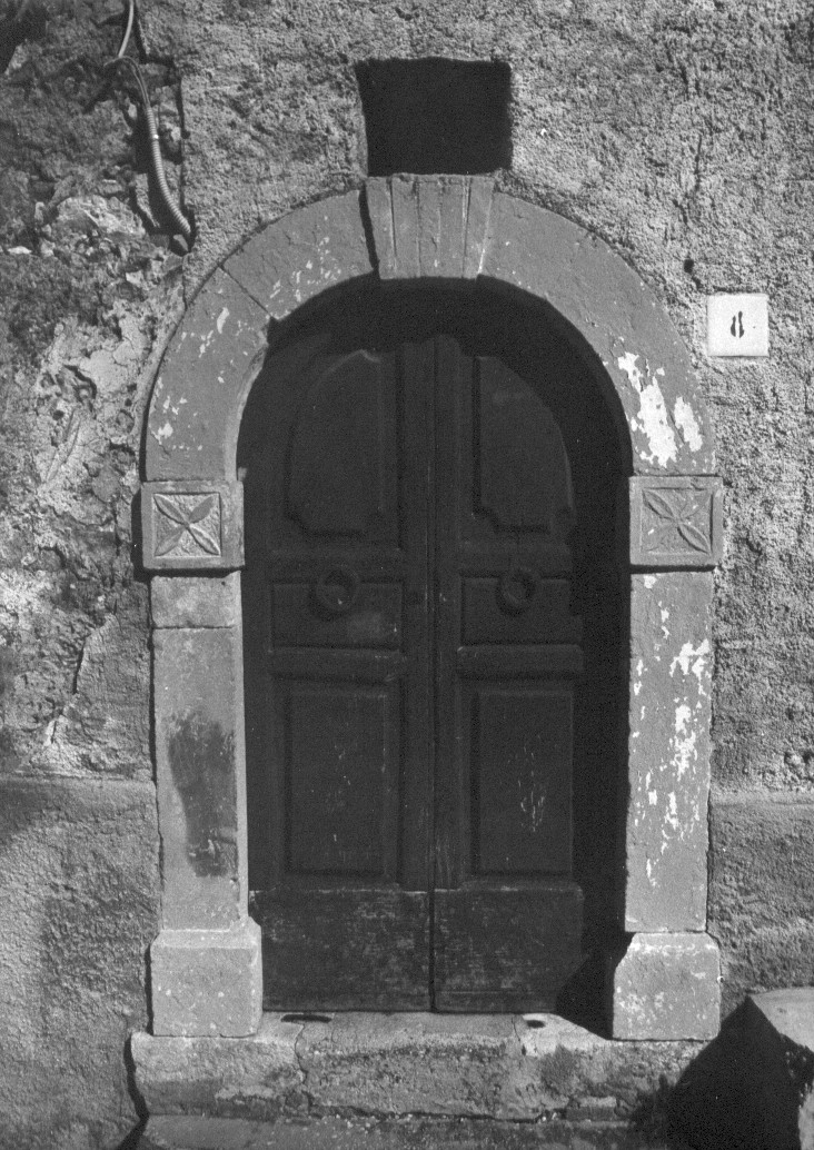 portale, opera isolata - bottega Italia centrale (sec. I)