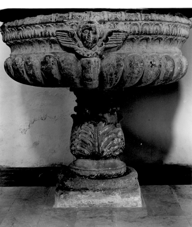 acquasantiera, opera isolata - ambito abruzzese (sec. XV)