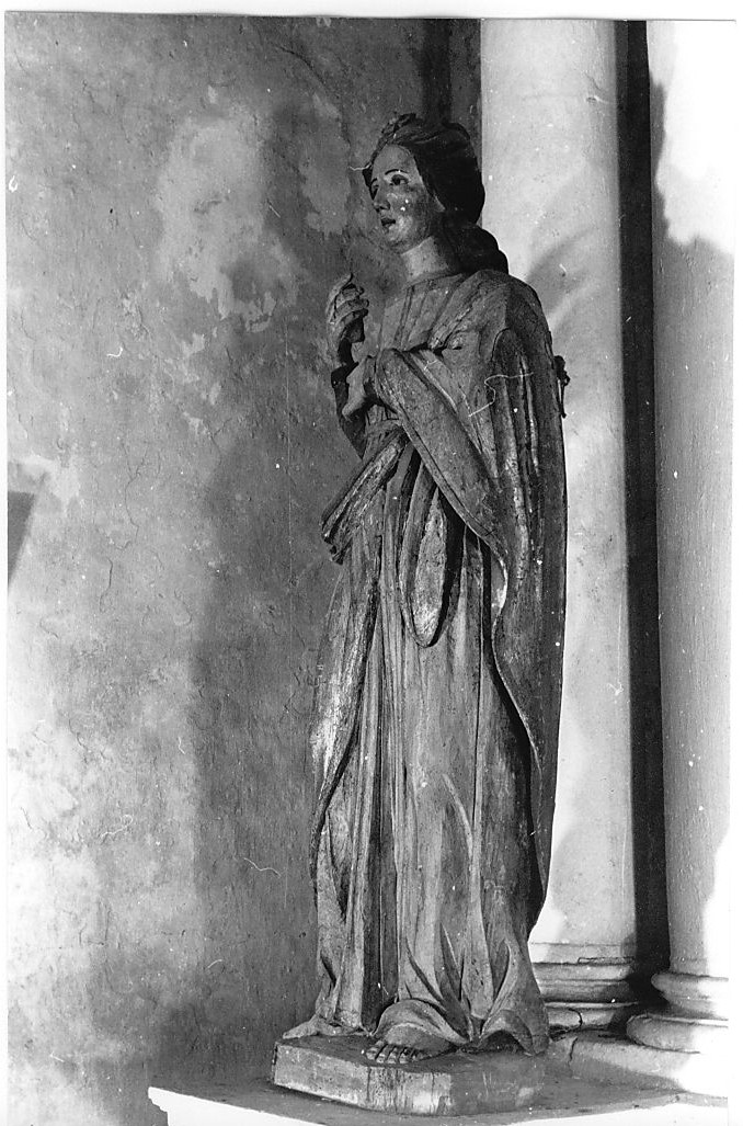 figura femminile (statua) di Silvestro di Giacomo detto Silvestro dell'Aquila (cerchia) (sec. XVI)
