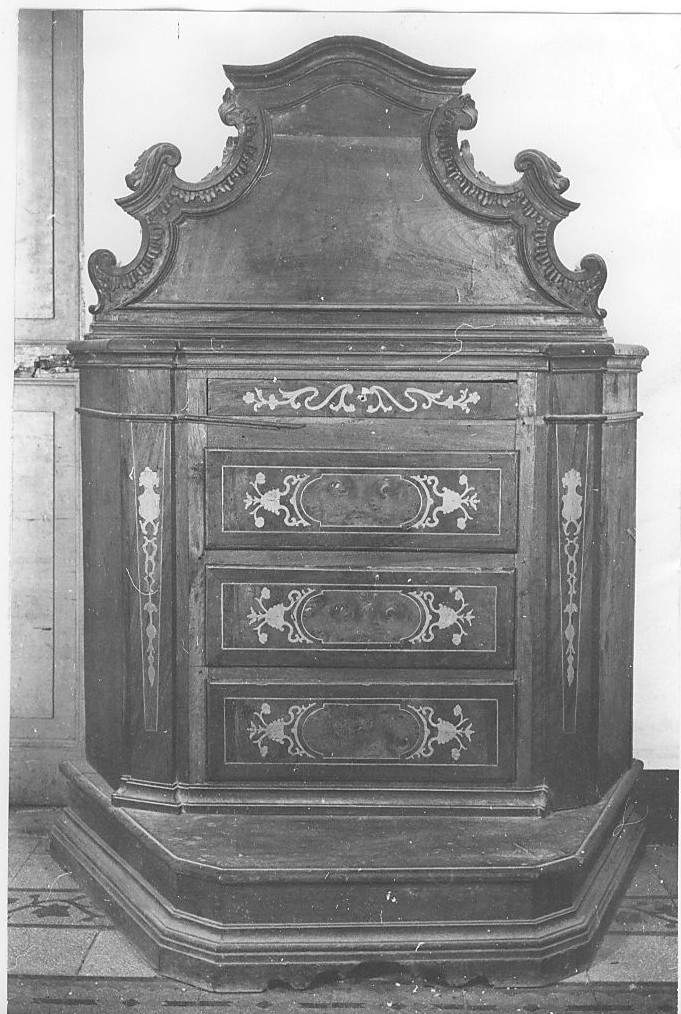 inginocchiatoio - produzione abruzzese (sec. XVIII)