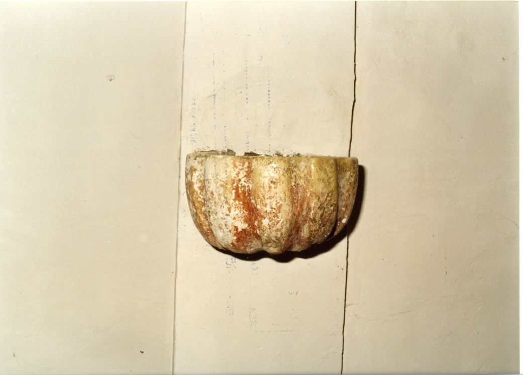 acquasantiera da parete, serie - bottega Italia centrale (sec. XIX)