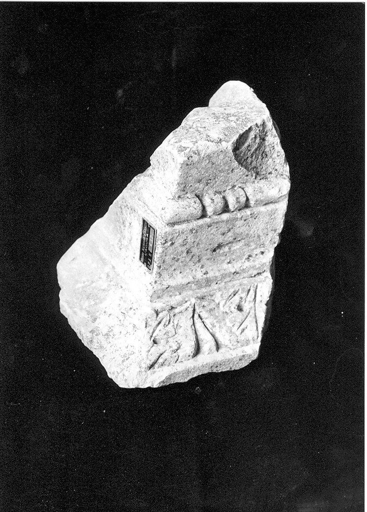 cornice architettonica, frammento - ambito Italia centrale (sec. I)