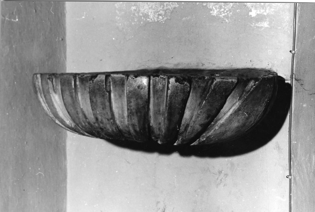 acquasantiera da parete - ambito Italia centrale (sec. XVII)