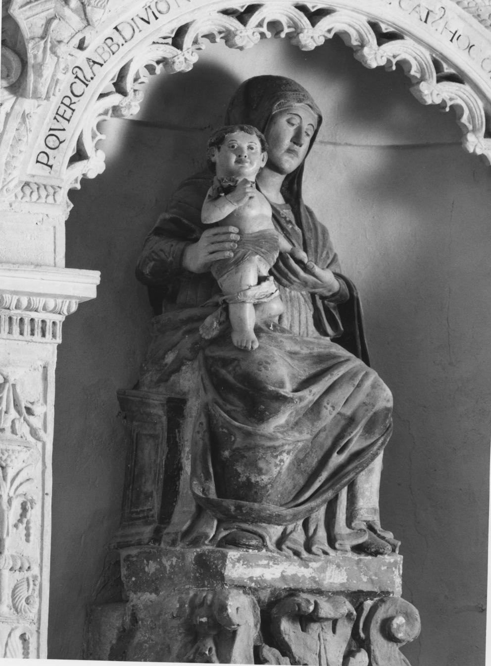 Madonna con Bambino (scultura) di Stefano da Putignano (attribuito) (prima metà sec. XVI)