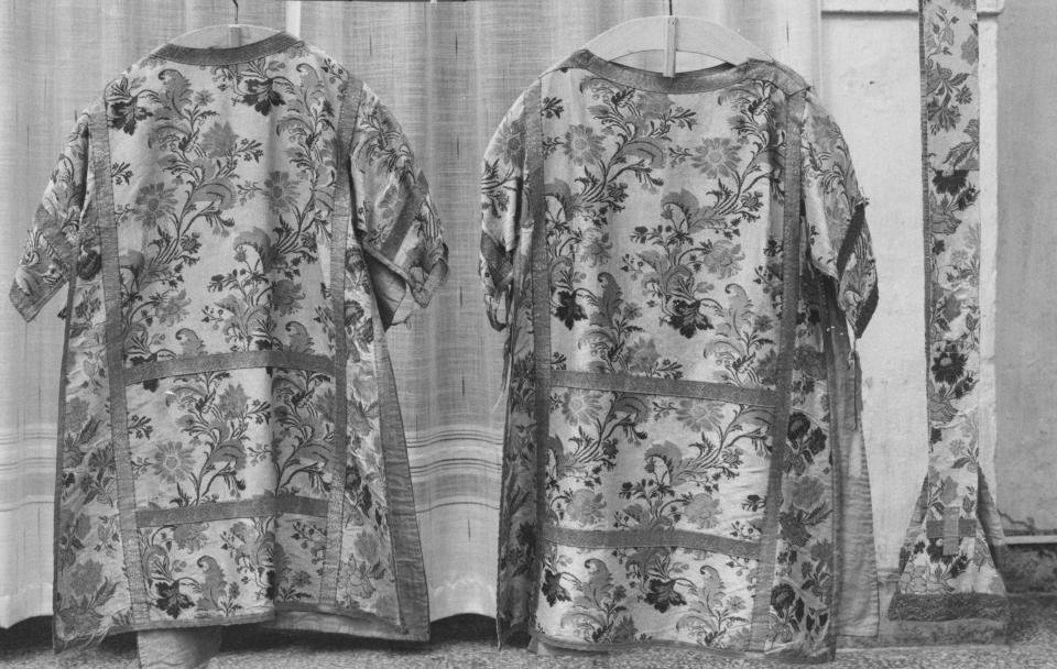 paramento liturgico - manifattura napoletana (seconda metà sec. XVIII)