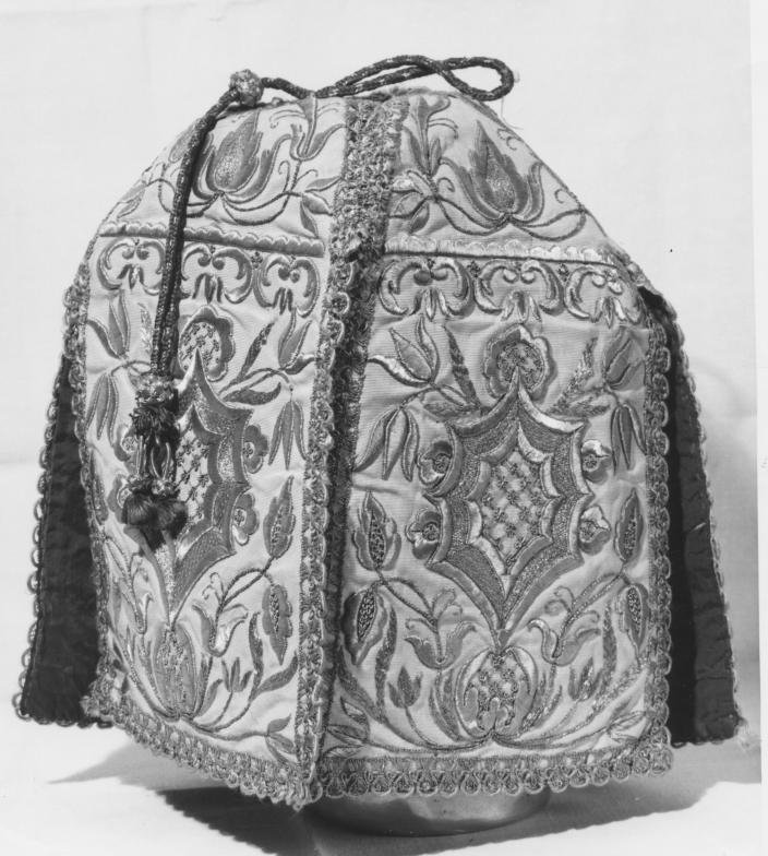 conopeo di pisside - manifattura napoletana (metà sec. XIX)