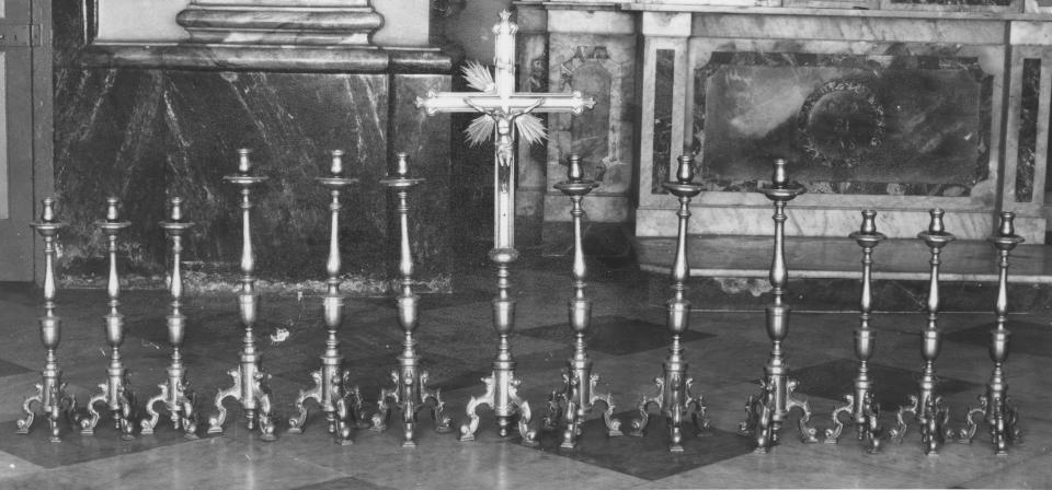 candeliere d'altare, serie - bottega Italia meridionale (seconda metà sec. XIX)