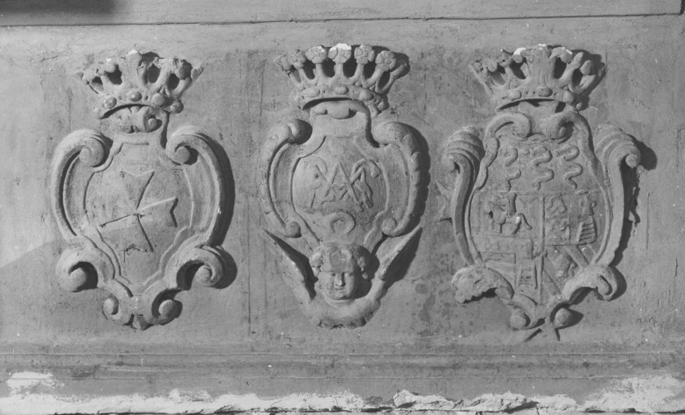 stemma (decorazione plastico-pittorica, complesso decorativo) - bottega Italia meridionale (sec. XVIII)