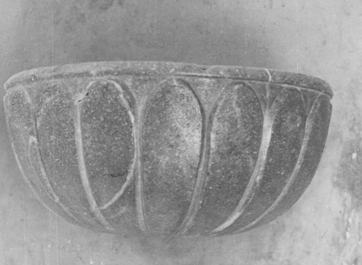 acquasantiera da parete - bottega Italia meridionale (fine/inizio secc. XVIII/ XIX)