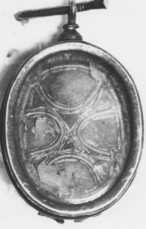 reliquiario a capsula - a medaglione - bottega napoletana (inizio sec. XIX)