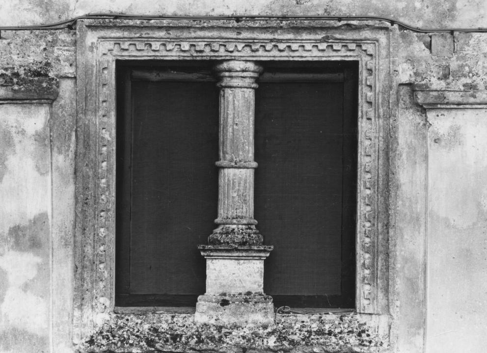 bifora - bottega Italia meridionale (sec. XVII)