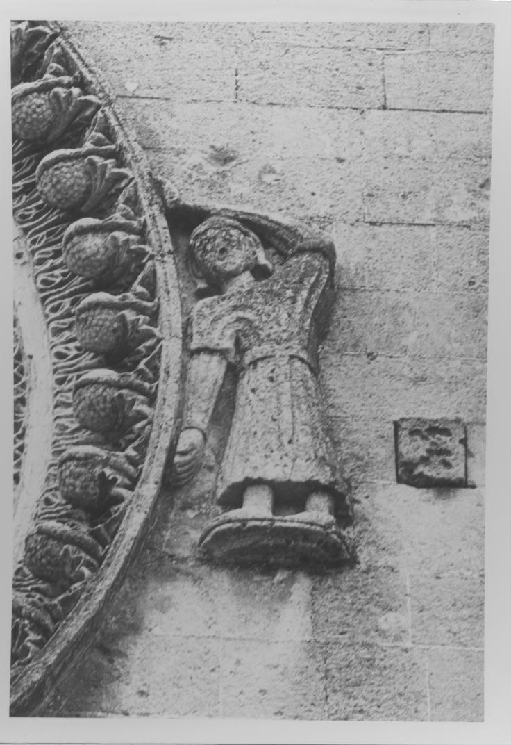 Figura maschile (scultura) - ambito materano (sec. XIII)