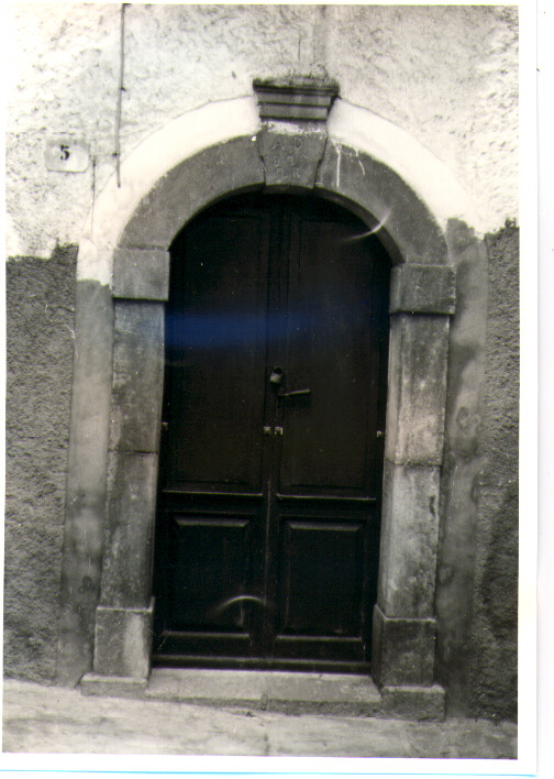 portale - ad arco - bottega lucana (sec. XX)