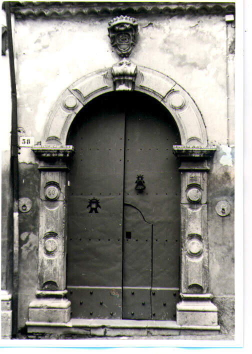 portale - ad arco - bottega Italia meridionale (sec. XVIII)