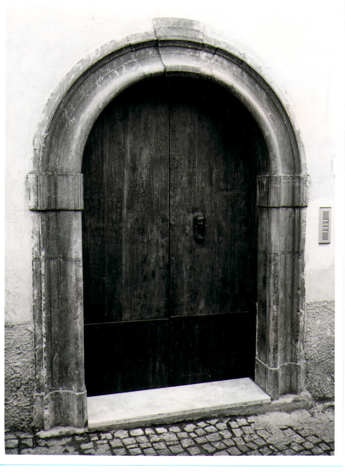 portale - ad arco - bottega Italia meridionale (sec. XIX)