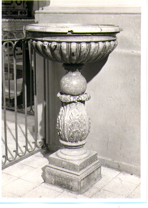 acquasantiera - a fusto - bottega lucana (metà sec. XIX)