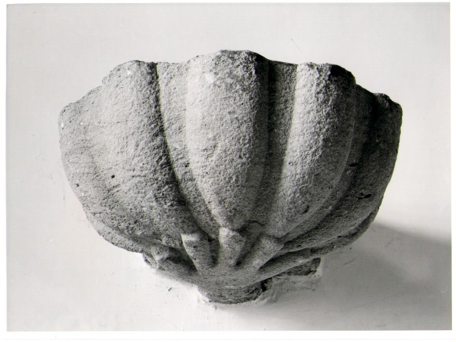 acquasantiera - a conchiglia - bottega lucana (sec. XVIII)