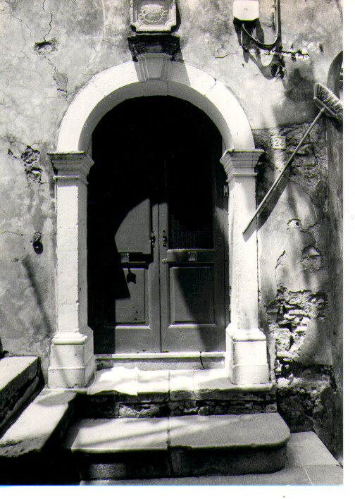 portale - ad arco - bottega lucana (sec. XIX)