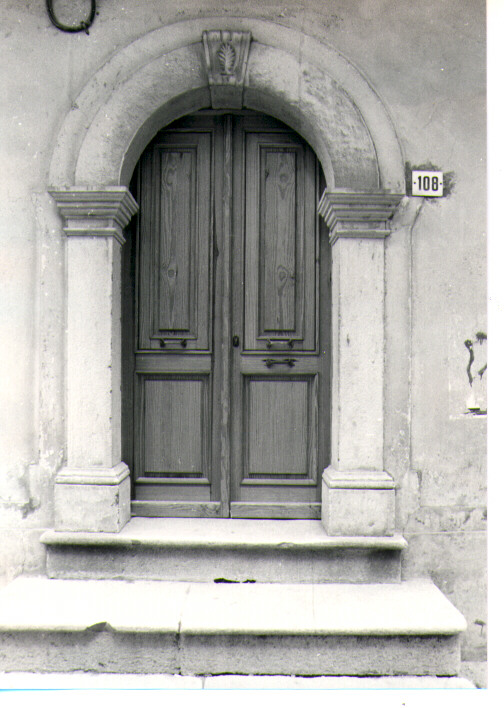 portale - ad arco - bottega lucana (sec. XIX)