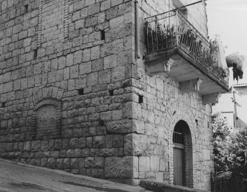 mensola architettonica, serie - bottega Italia meridionale (sec. XVII)