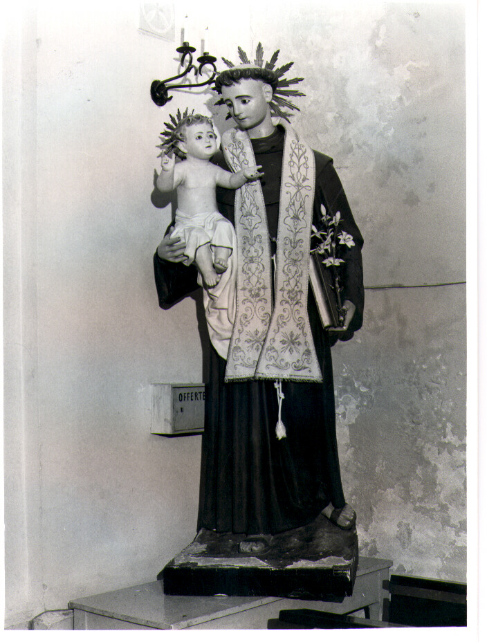 Sant'Antonio da Padova con il bambino (scultura) di Guacci Luigi (bottega) (fine/inizio secc. XIX/ XX)