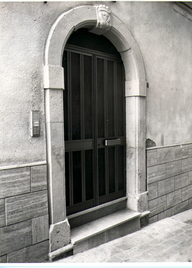 portale - ad arco - bottega lucana (sec. XIX)