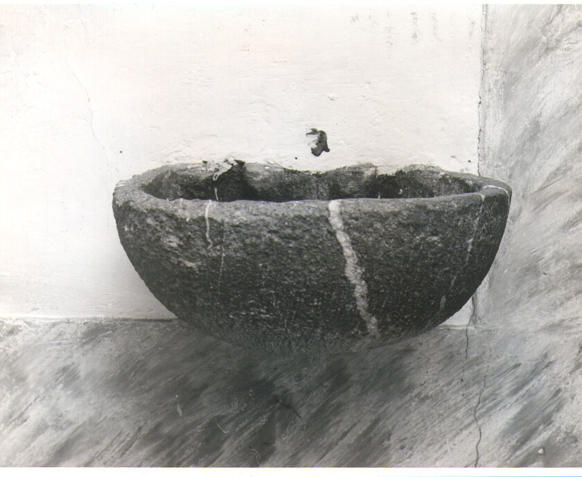 acquasantiera - bottega lucana (seconda metà sec. XIX)